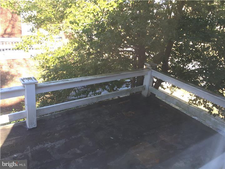 318 Ridgewood Road Springfield, PA 19064 - Photo 18 of 24 Deck