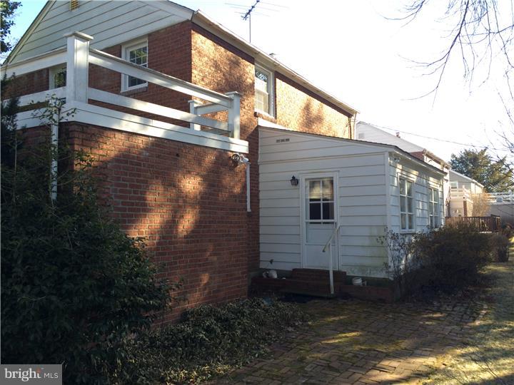 318 Ridgewood Road Springfield, PA 19064 - Photo 3 of 24