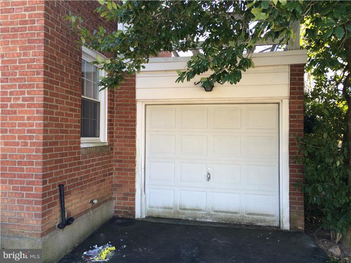 318 Ridgewood Road Springfield, PA 19064 - Photo 4 of 24 Garage