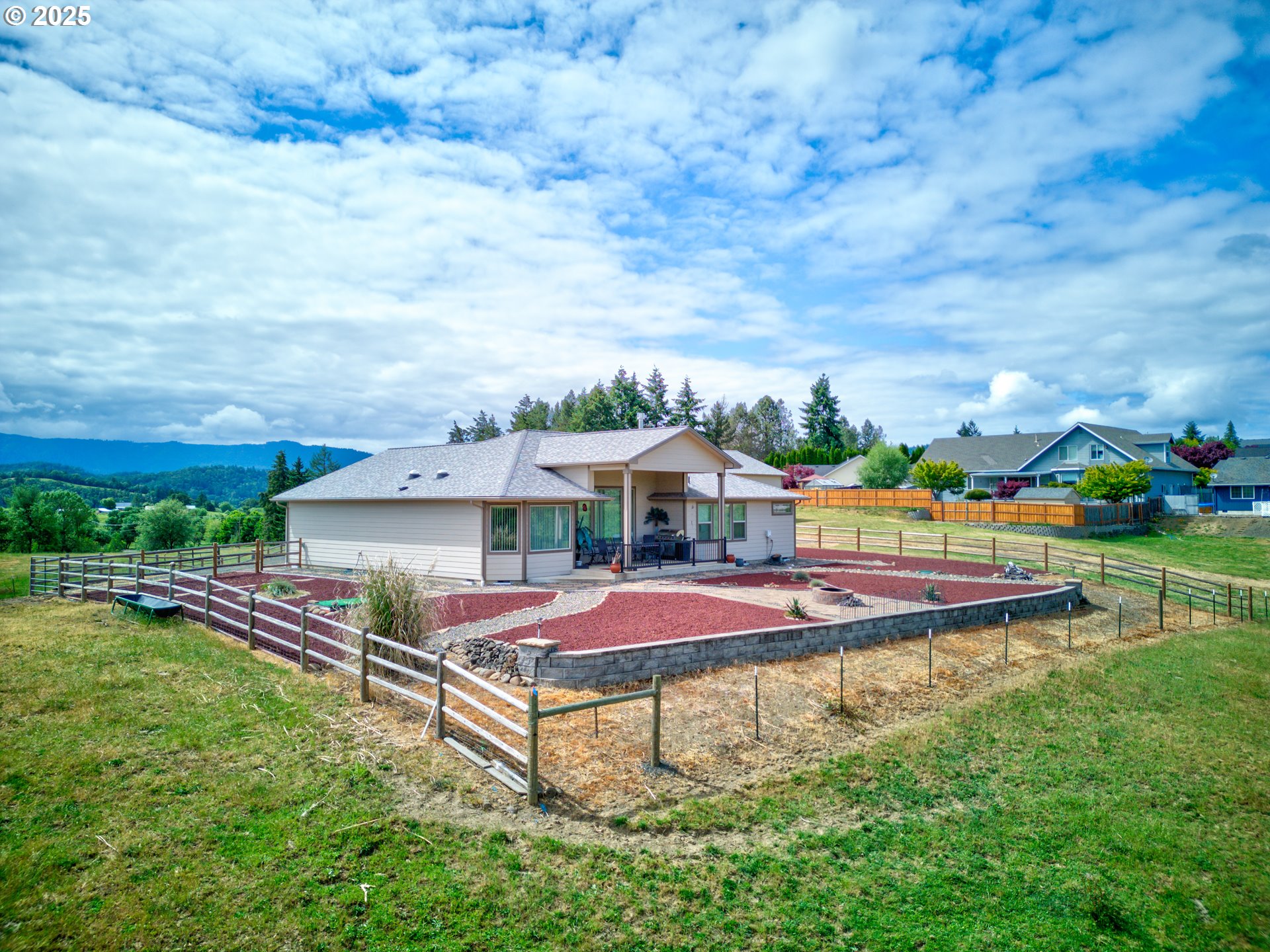 910 Swallow Avenue Sutherlin, OR 97479 - Photo 38 of 44 an outdoor space with swimming pool and furniture