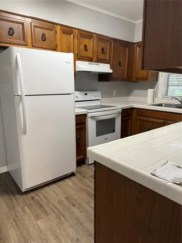 $1,700 | 5441 18th Street, Zephyrhills, FL 33542