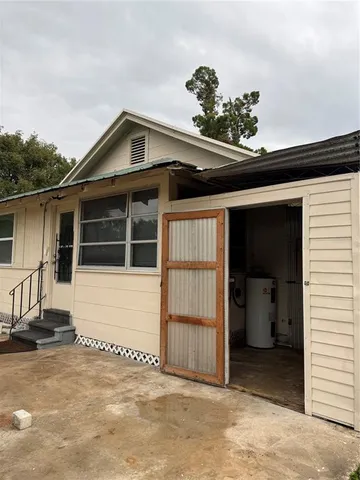 $1,700 | 5441 18th Street, Zephyrhills, FL 33542