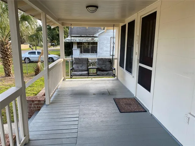 $1,700 | 5441 18th Street, Zephyrhills, FL 33542
