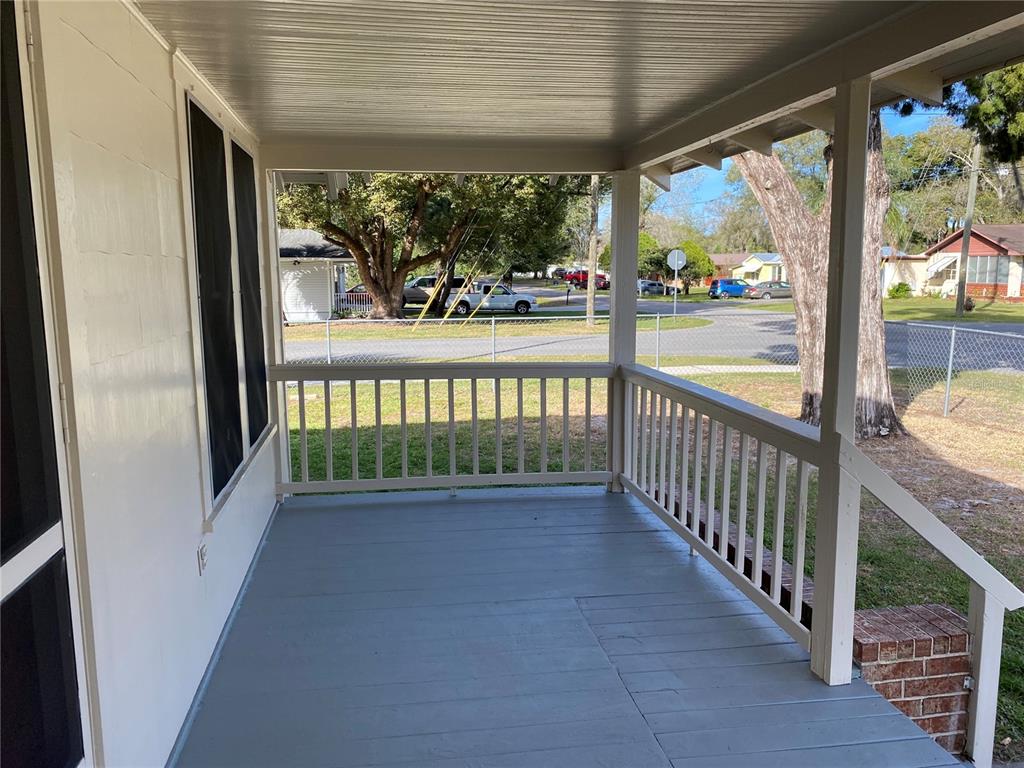 5441 18th Street Zephyrhills, FL 33542 - Photo 6 of 50