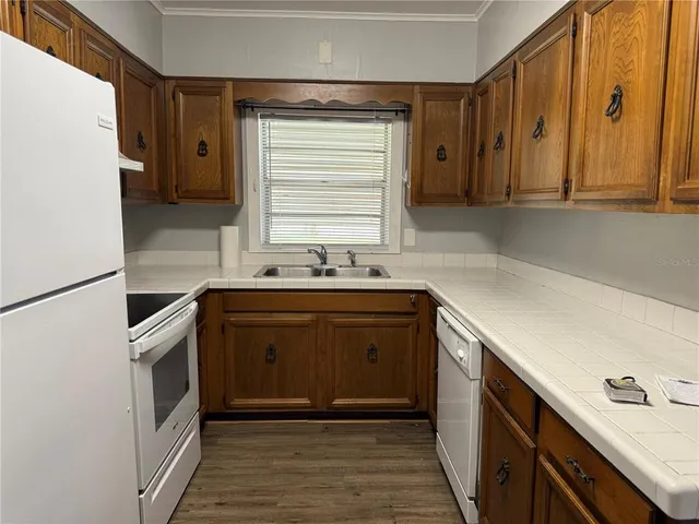 $1,700 | 5441 18th Street, Zephyrhills, FL 33542