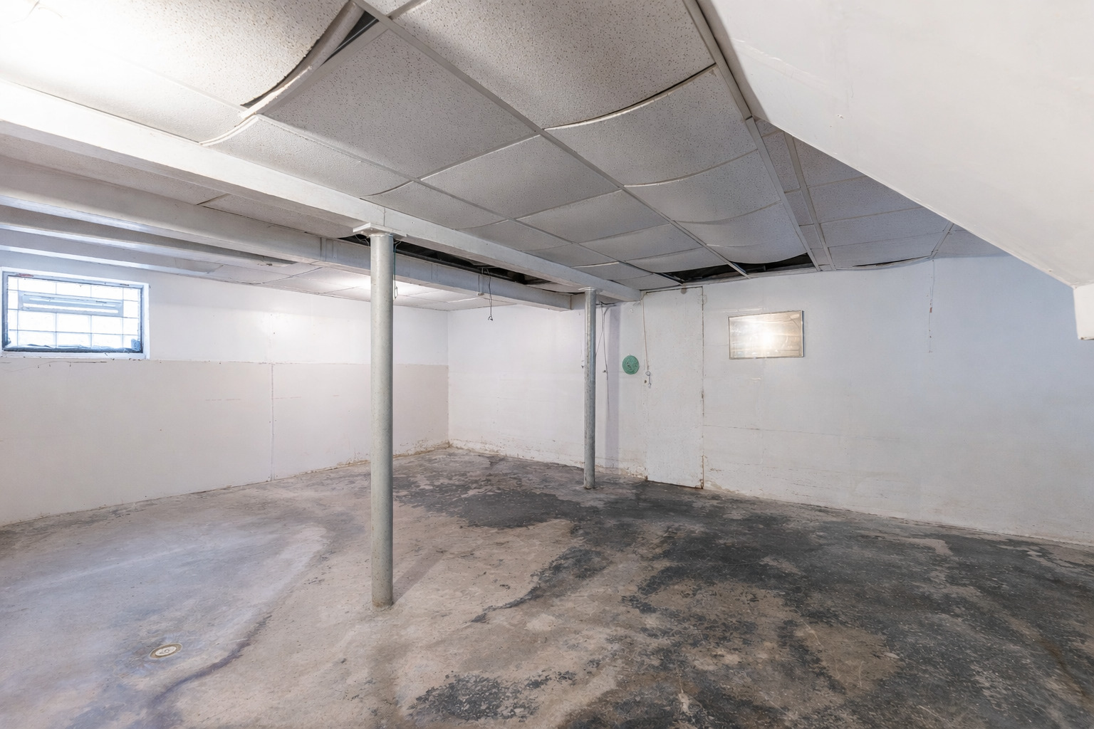 8129 South Cornell Avenue Chicago, IL 60617 - Photo 14 of 18 a view of an empty room