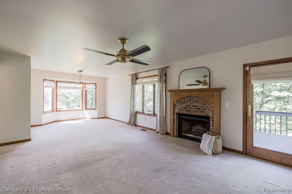 943 North Hacker Road Howell, MI 48843 - Photo 12 of 46
