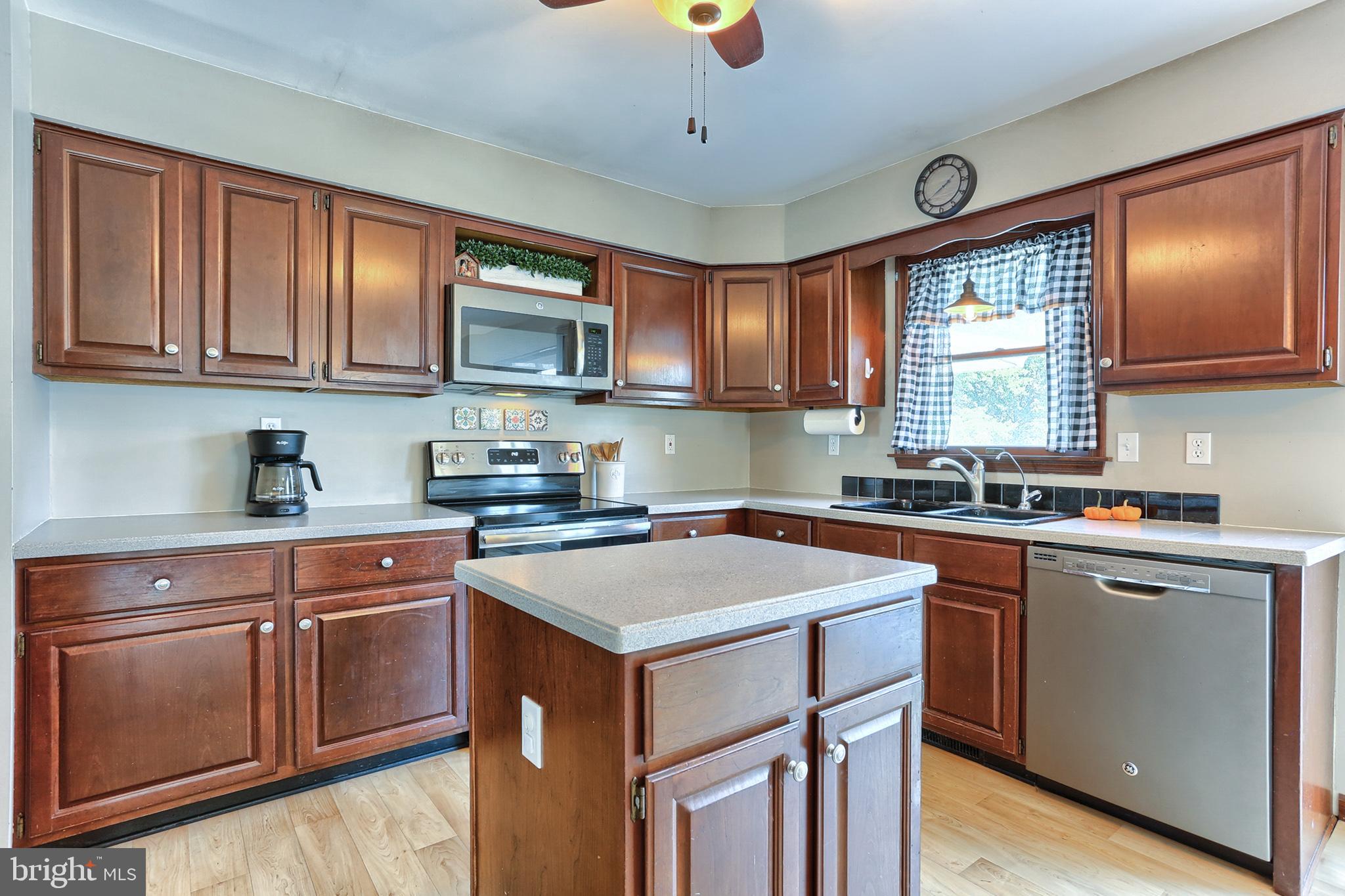 549 Freysville Road Hellam, PA 17406 - Photo 13 of 37 Gallery Image 13