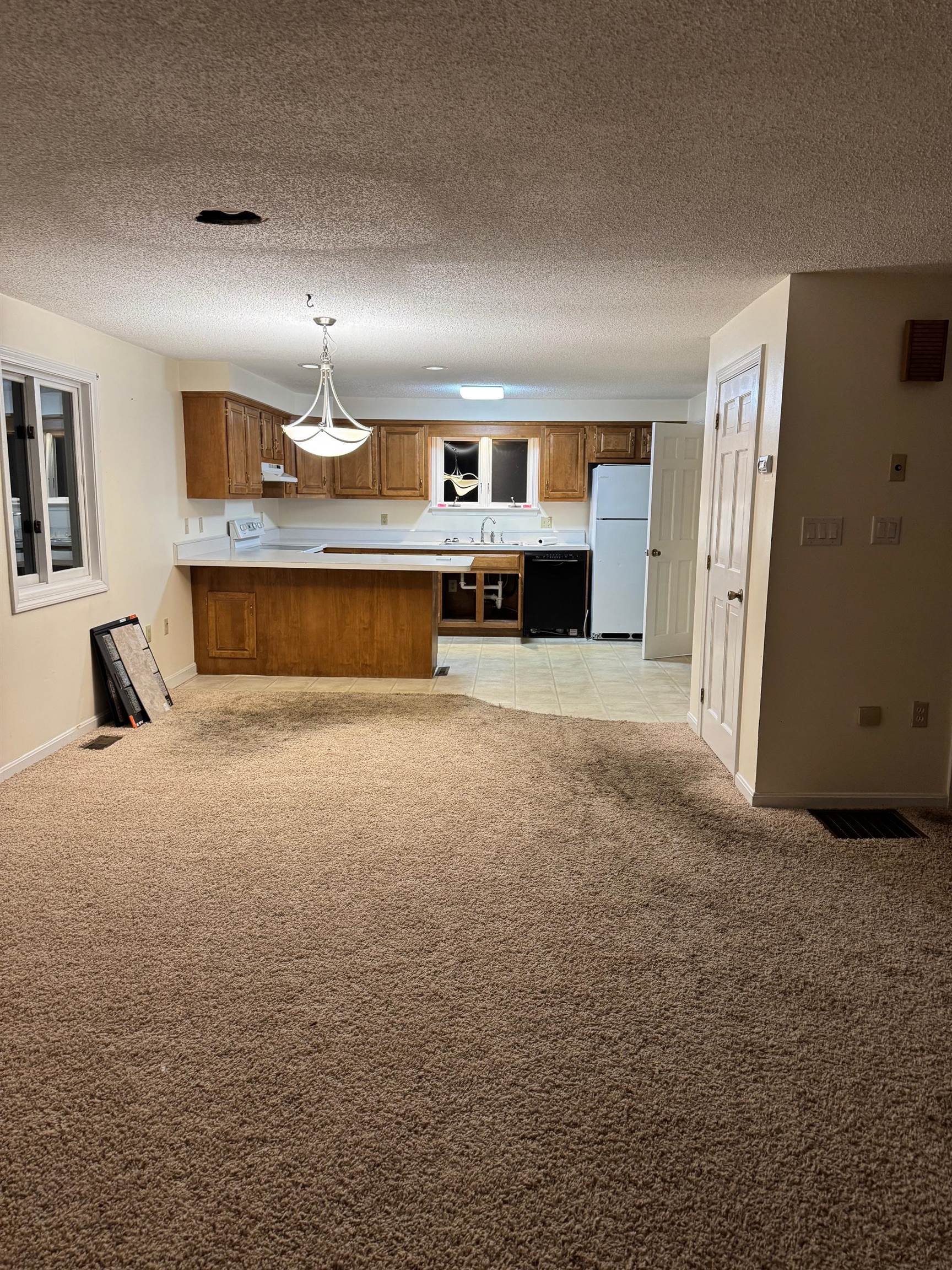 153 Coffin Road, Unit 4 Epping, NH 03042 - Photo 2 of 14