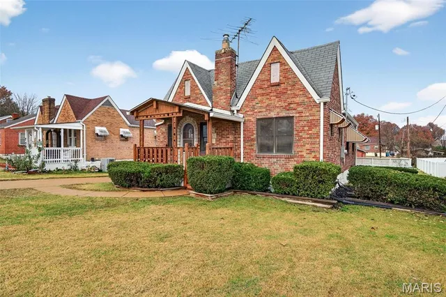 $289,000 | 707 Pardella Avenue, St. Louis, MO 63125