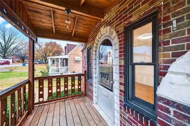 $289,000 | 707 Pardella Avenue, St. Louis, MO 63125