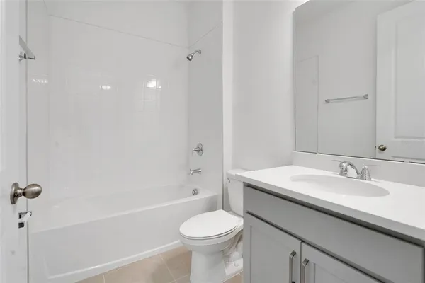 $2,200 | 1018 Swamp Chestnut Loop, Lady Lake, FL 32159