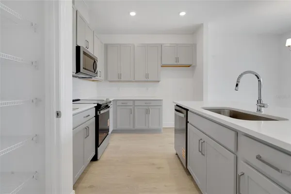 $2,200 | 1018 Swamp Chestnut Loop, Lady Lake, FL 32159