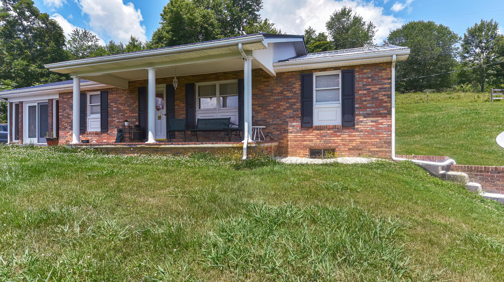 2920 Cleveland Road Cleveland, VA 24225 - Photo 3 of 18 DSC_1009-denoise