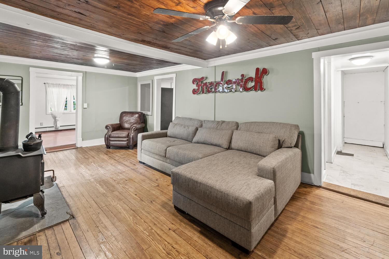 9217 Hamburg Road Frederick, MD 21702 - Photo 16 of 41