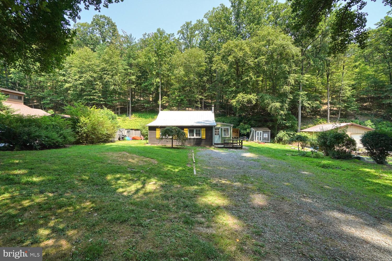 9217 Hamburg Road Frederick, MD 21702 - Photo 3 of 41