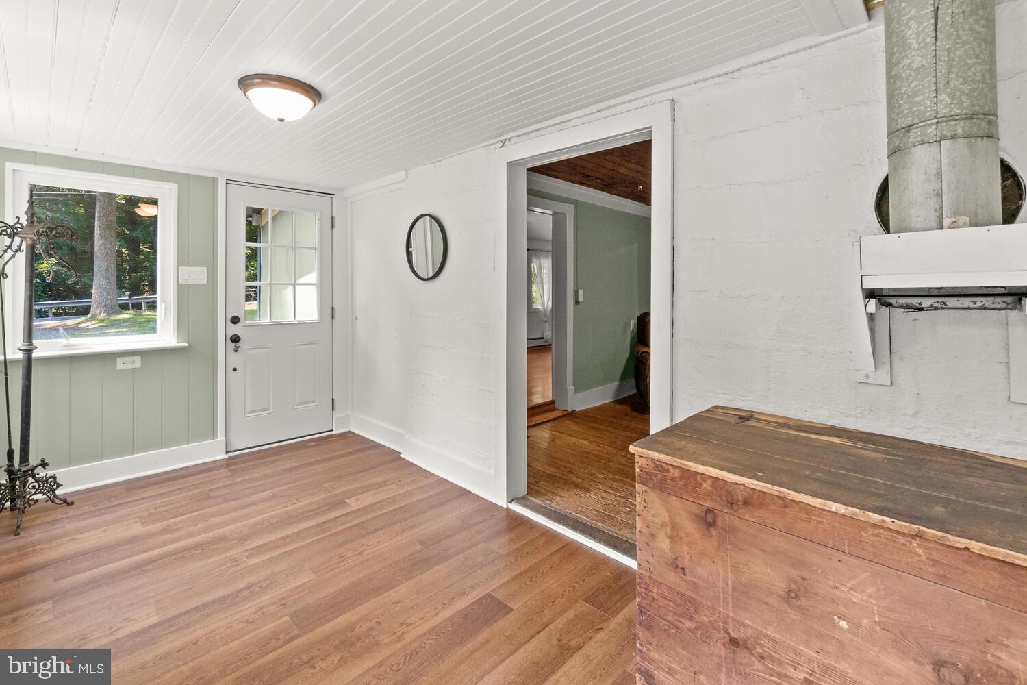 9217 Hamburg Road Frederick, MD 21702 - Photo 5 of 41