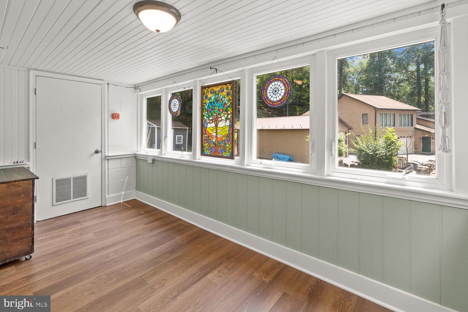 9217 Hamburg Road Frederick, MD 21702 - Photo 6 of 41