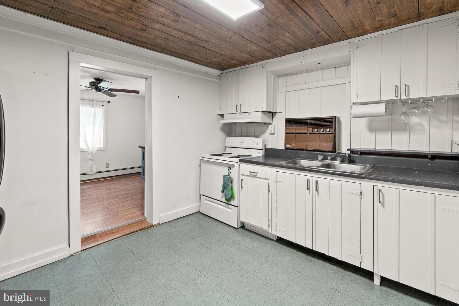 9217 Hamburg Road Frederick, MD 21702 - Photo 10 of 41