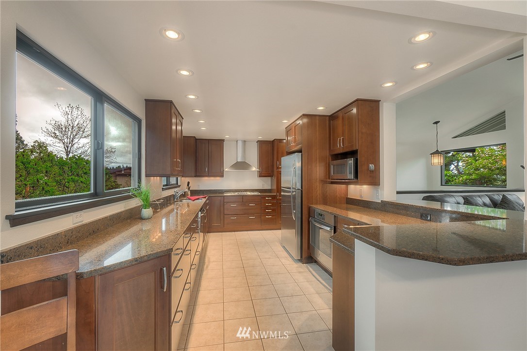 10020 Southeast 192nd Street Renton, WA 98055 - Photo 5 of 25