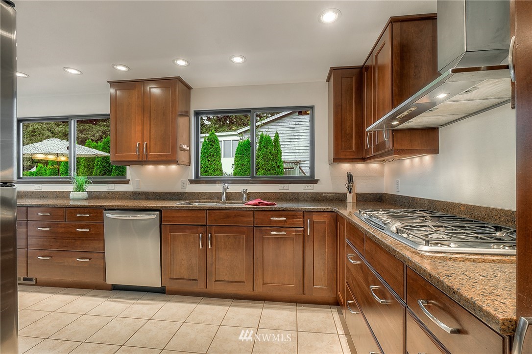10020 Southeast 192nd Street Renton, WA 98055 - Photo 6 of 25