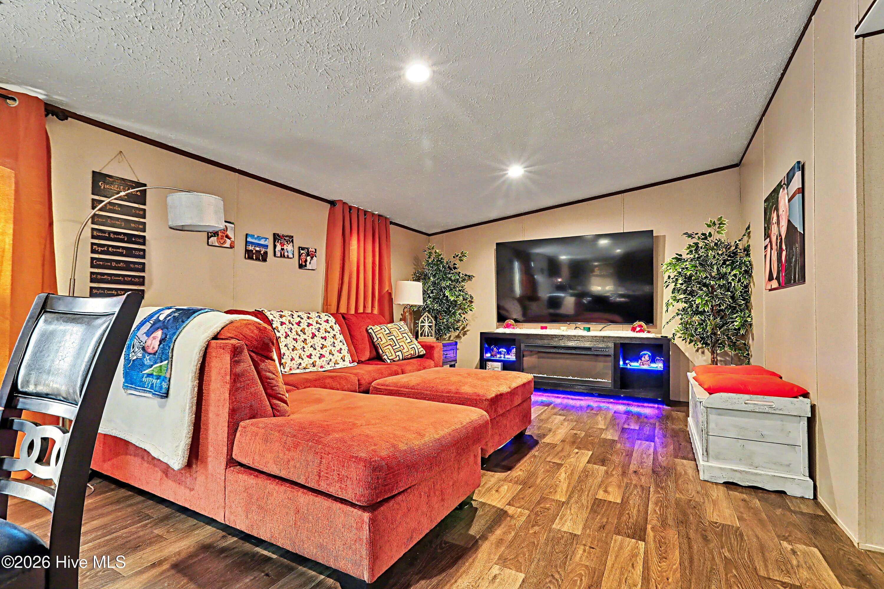 113 Remington Road Rocky Point, NC 28457 - Photo 7 of 15 113 Remington fam room