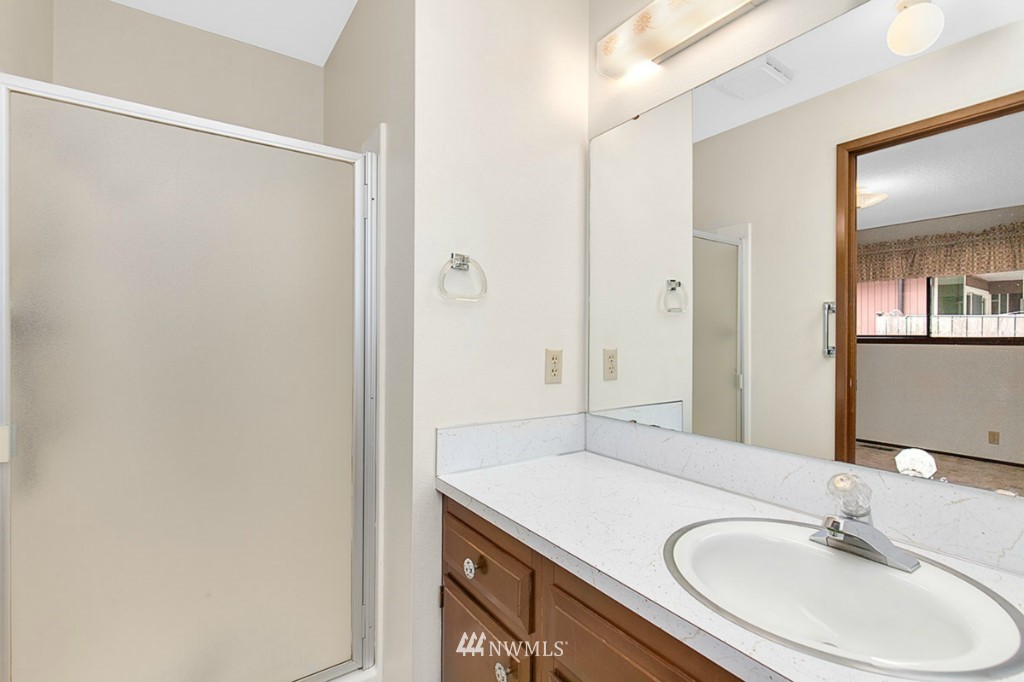 727 North 86th Street Seattle, WA 98103 - Photo 13 of 18