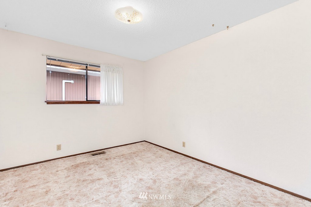 727 North 86th Street Seattle, WA 98103 - Photo 14 of 18