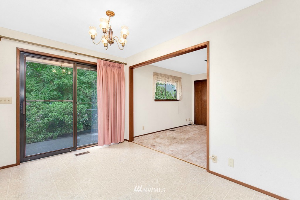 727 North 86th Street Seattle, WA 98103 - Photo 5 of 18