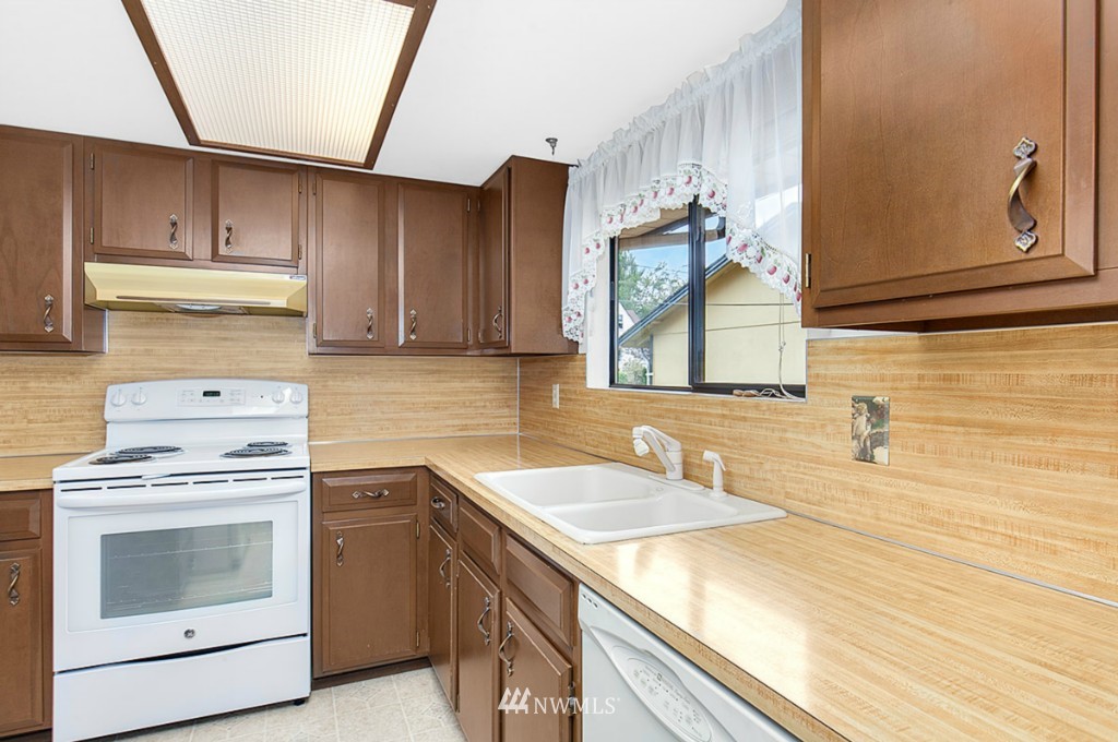 727 North 86th Street Seattle, WA 98103 - Photo 8 of 18