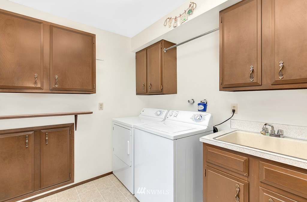 727 North 86th Street Seattle, WA 98103 - Photo 9 of 18