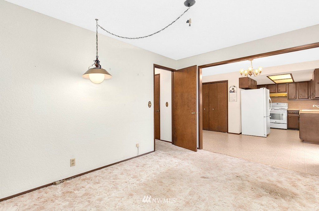 727 North 86th Street Seattle, WA 98103 - Photo 10 of 18