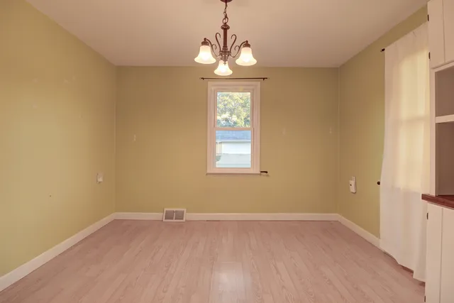 a view of empty room with window