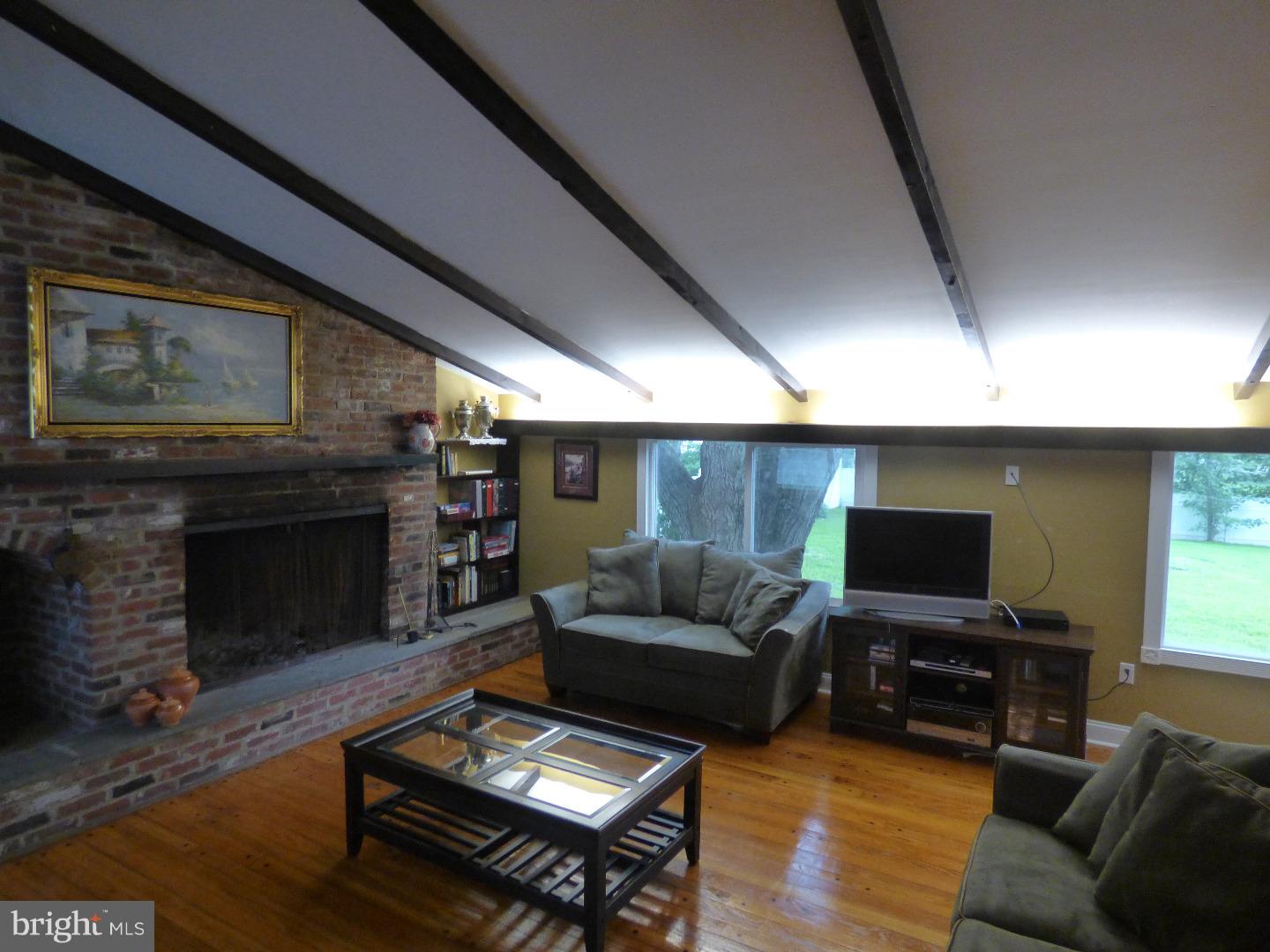 985 West Bristol Road Warminster, PA 18974 - Photo 3 of 12 Gallery Image 3