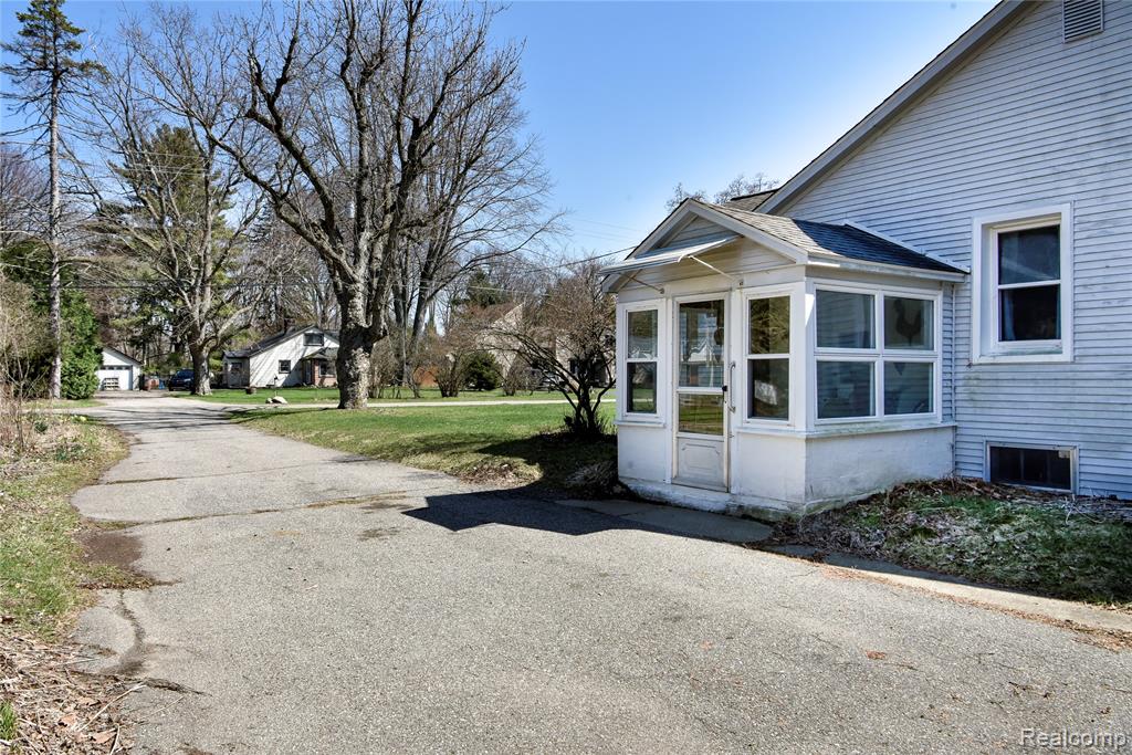 1493 Merry Road Waterford, MI 48328 - Photo 11 of 82 Gallery Image 11