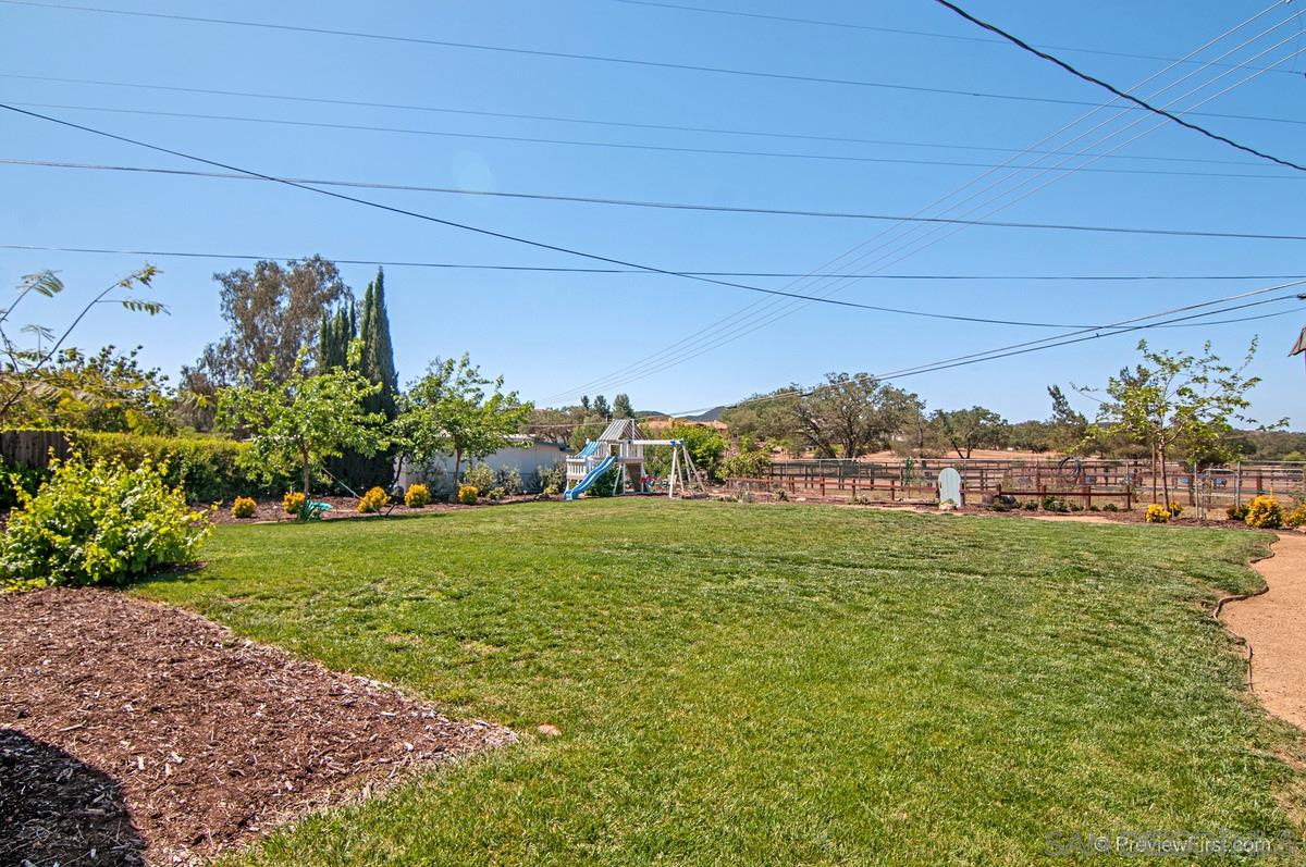 28660 Lilac Road Valley Center, CA 92082 - Photo 18 of 24