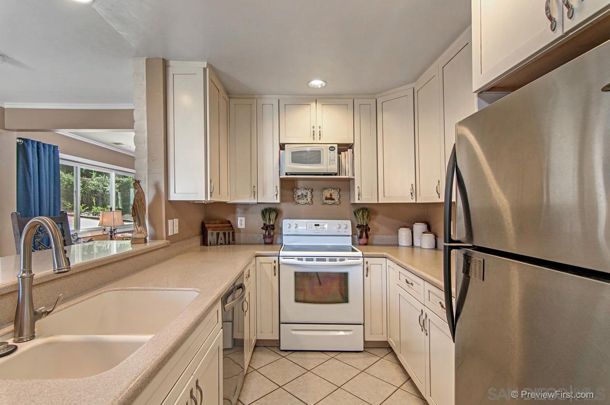 28660 Lilac Road Valley Center, CA 92082 - Photo 9 of 24