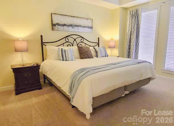 $1,995 | 718 West Trade Street, Unit 210, Charlotte, NC 28202
