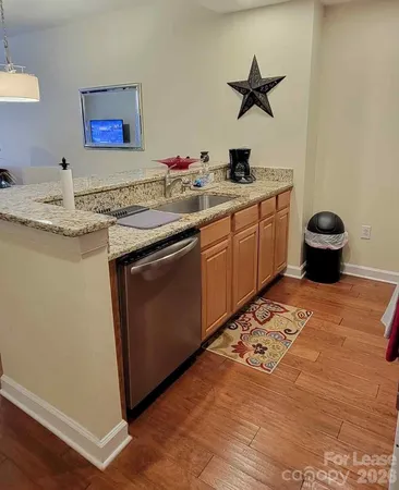 $1,995 | 718 West Trade Street, Unit 210, Charlotte, NC 28202
