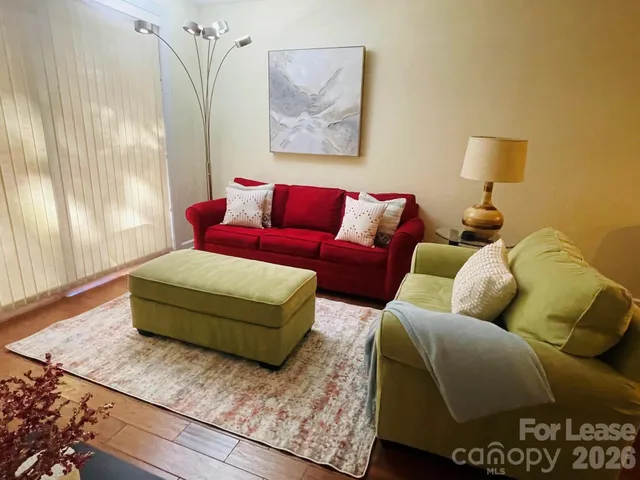 $1,995 | 718 West Trade Street, Unit 210, Charlotte, NC 28202