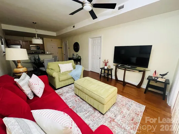 $1,995 | 718 West Trade Street, Unit 210, Charlotte, NC 28202