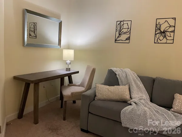 $1,995 | 718 West Trade Street, Unit 210, Charlotte, NC 28202