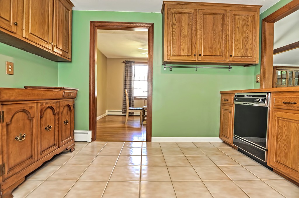 21 Coolidge Road Milford, MA 01757 - Photo 4 of 30 Gallery Image 4