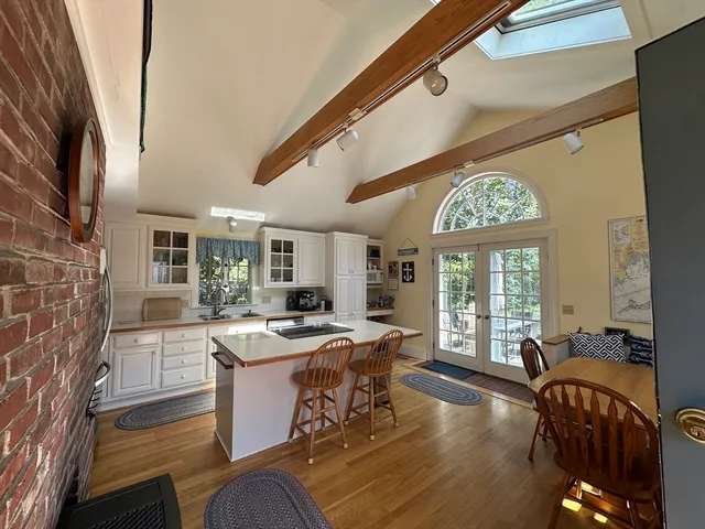 $3,850 | 12 Pearl Street, Mattapoisett, MA 02739