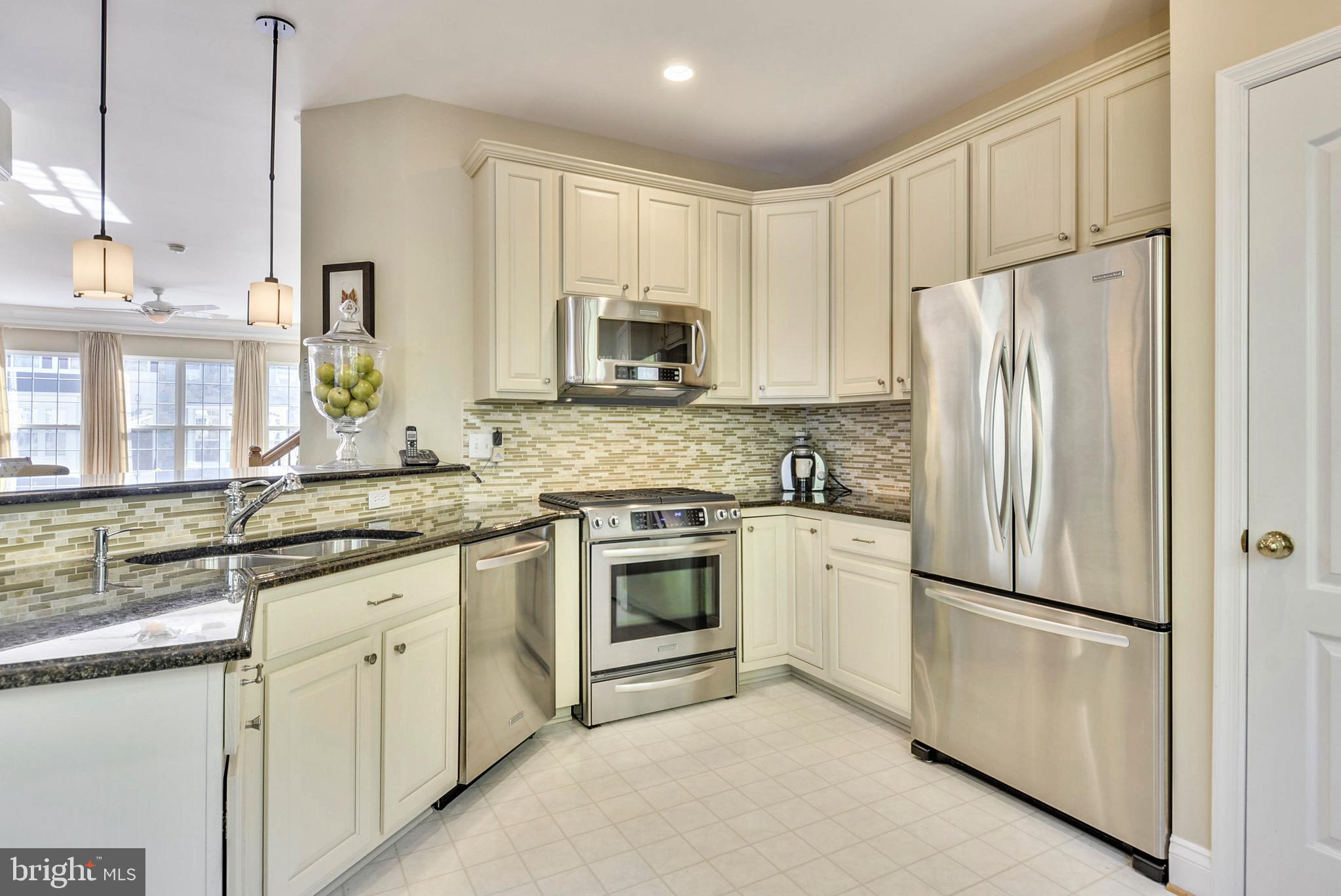 2106 Capstone Circle Herndon, VA 20170 - Photo 20 of 41