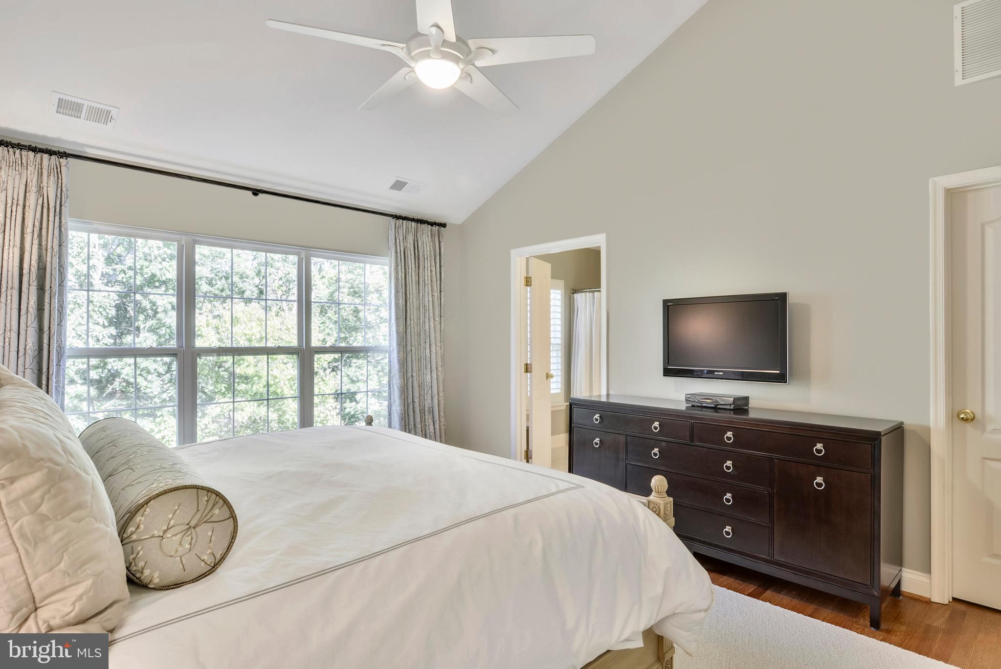 2106 Capstone Circle Herndon, VA 20170 - Photo 37 of 41