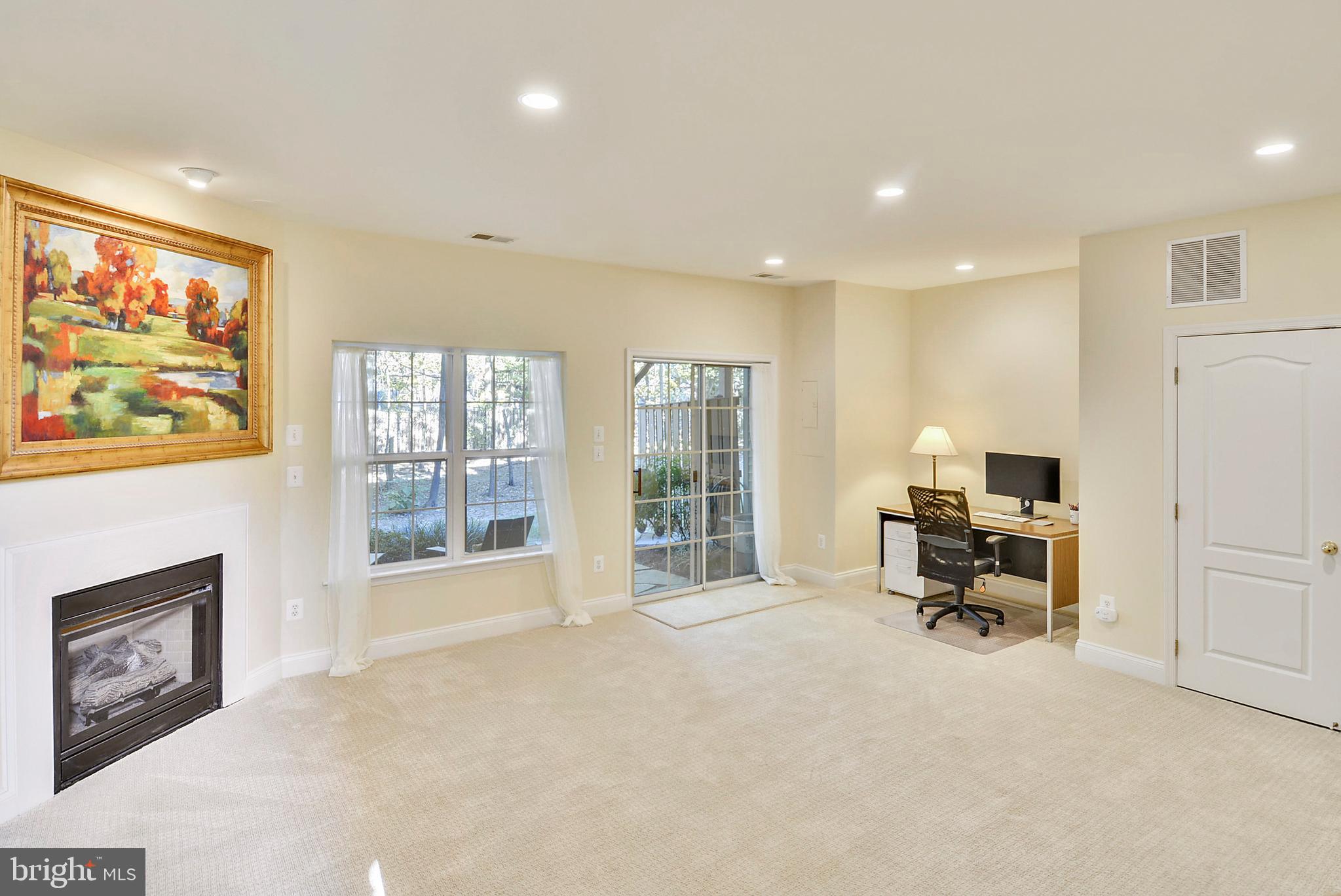 2106 Capstone Circle Herndon, VA 20170 - Photo 7 of 41