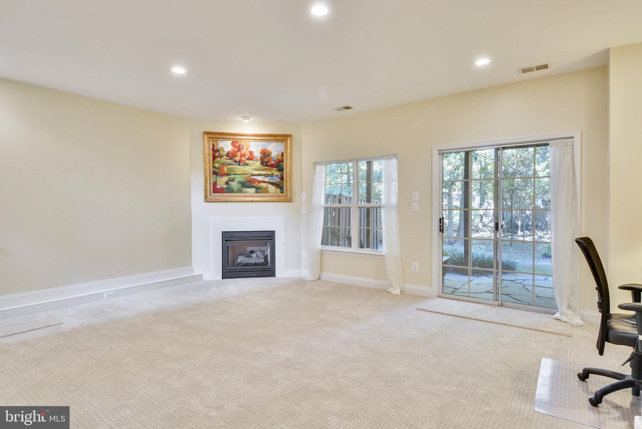 2106 Capstone Circle Herndon, VA 20170 - Photo 8 of 41