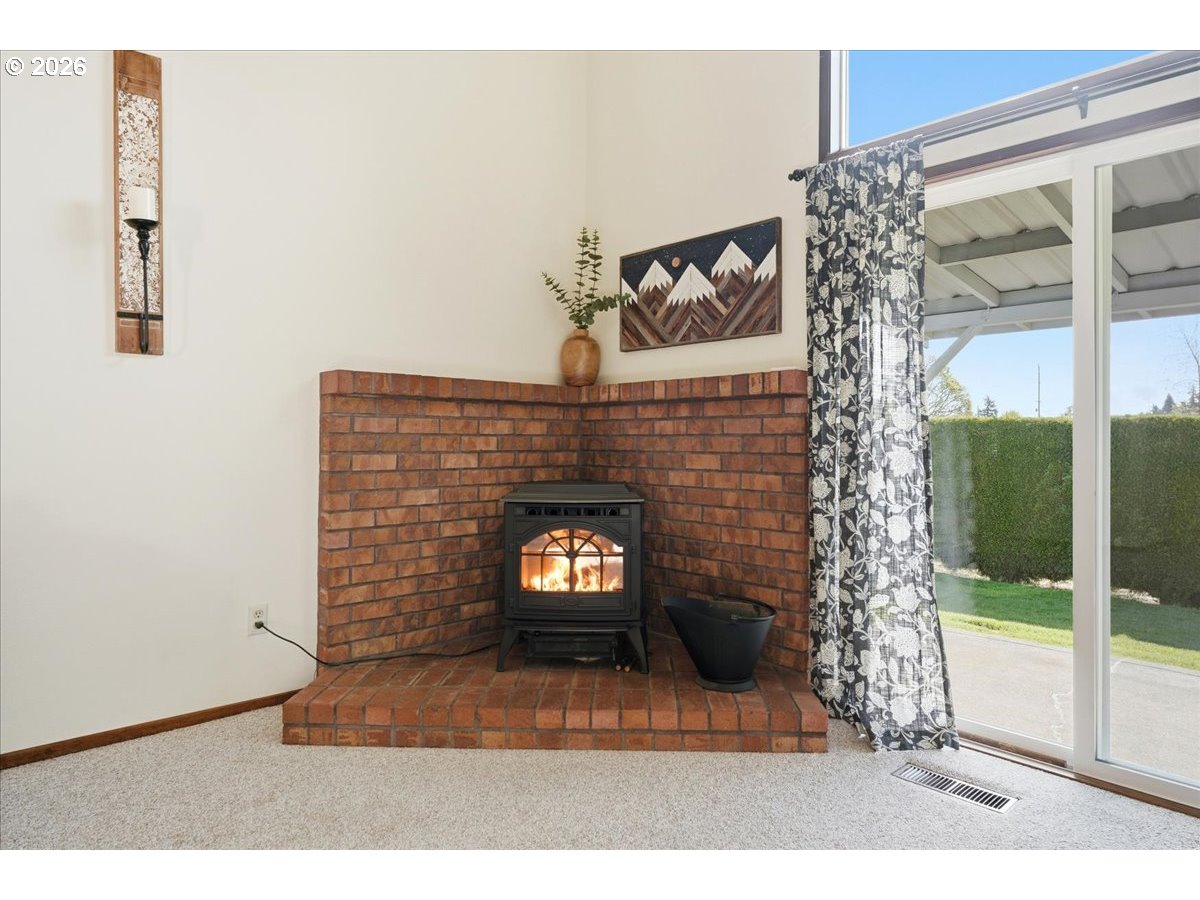 4094 5th Street Hubbard, OR 97032 - Photo 15 of 47