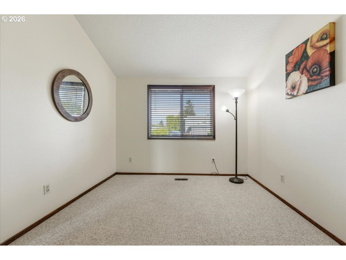 4094 5th Street Hubbard, OR 97032 - Photo 17 of 47